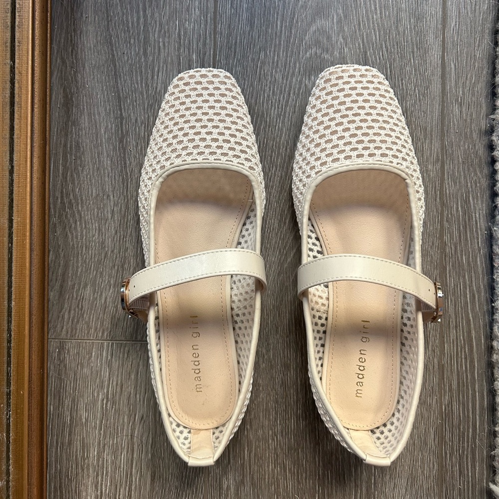 BRAND NEW cream mesh ballet flats square toe